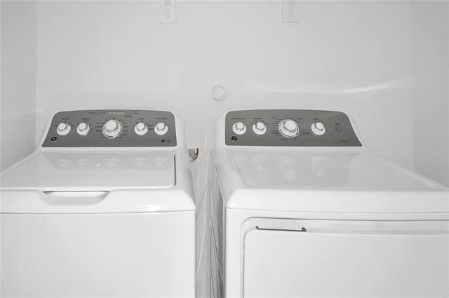 Building Photo - 3604 Esperanza St