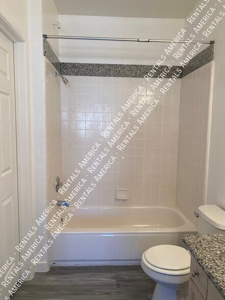Building Photo - 401 Amber Pine St