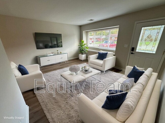 Building Photo - 238 Diston Ln