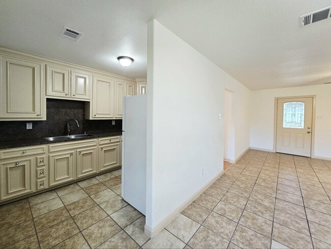 Building Photo - 1111 Belshire Rd