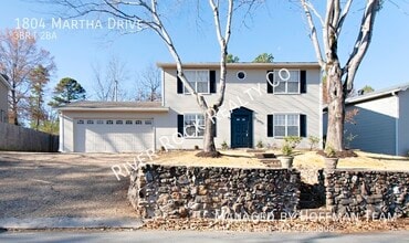 Building Photo - 1804 Martha Dr