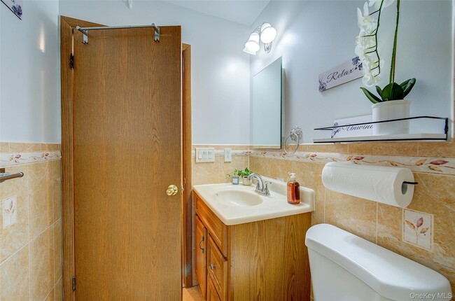 Building Photo - 41 Beechwood Ave