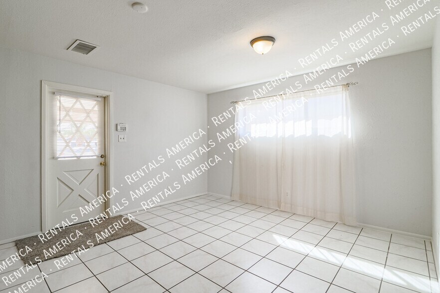 Building Photo - 1314 N 70th St
