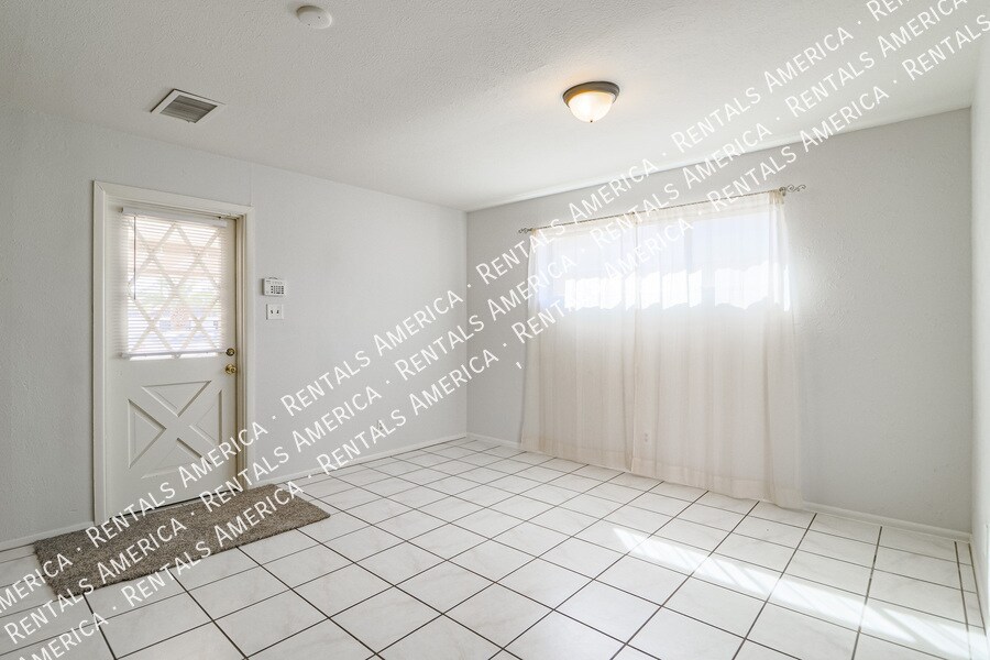 Building Photo - 1314 N 70th St