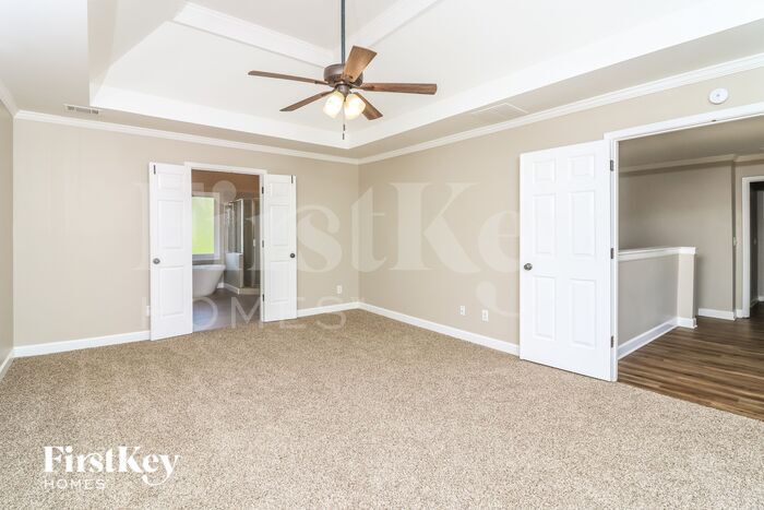 Building Photo - 3320 Fairway Bend Dr
