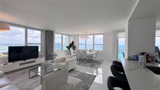 Building Photo - 3505 S Ocean Dr