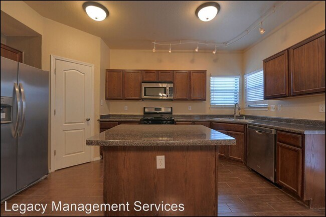 Building Photo - 4 br, 2.5 bath House - 11233 Red Barrel