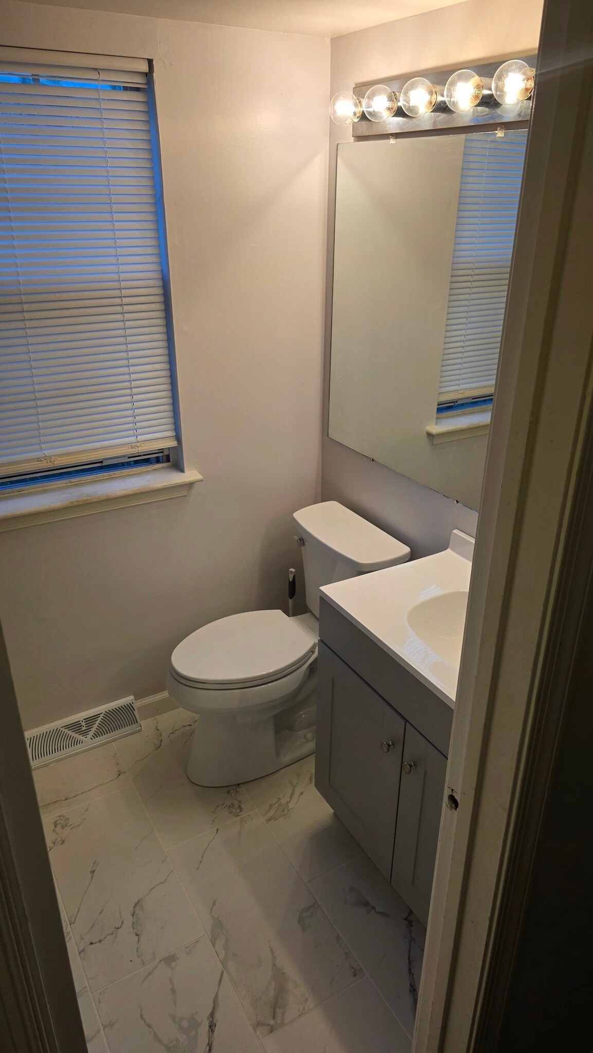 Bathroom - 44 S Lansdowne Ave