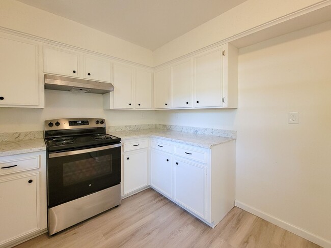 Building Photo - BEAUTIFUL RECENTLY REMODELED LEASE HOME IN HUNTSVILLE, TEXAS