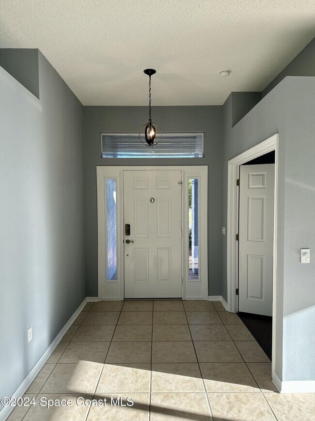 Building Photo - Charming Four Bedroom Home with a Beautiful Pond in the Back