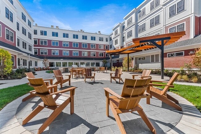 Building Photo - 22 Everett St