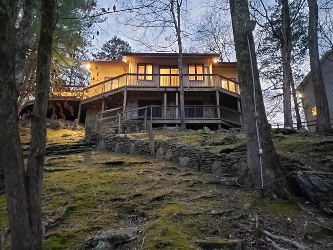 Building Photo - 7415 Savannah Dr