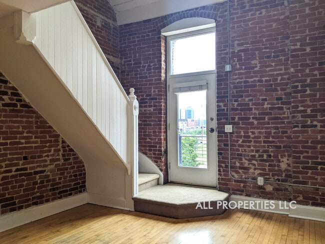 Building Photo - 3233 Osage St