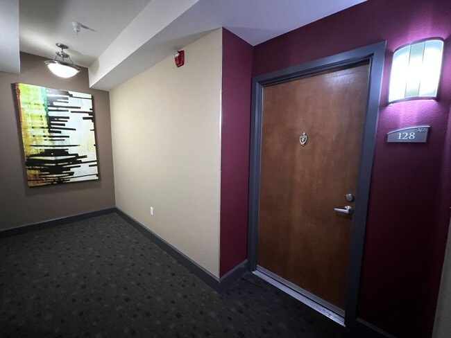 Building Photo - Incredible First Floor Corner 2bd/2ba Loft at Via Varra! AVAILABLE 7/1!