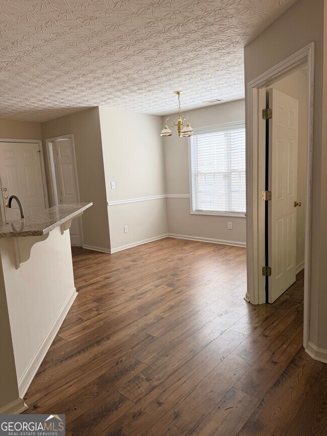 Building Photo - 128 Shadowbrooke Cir SW