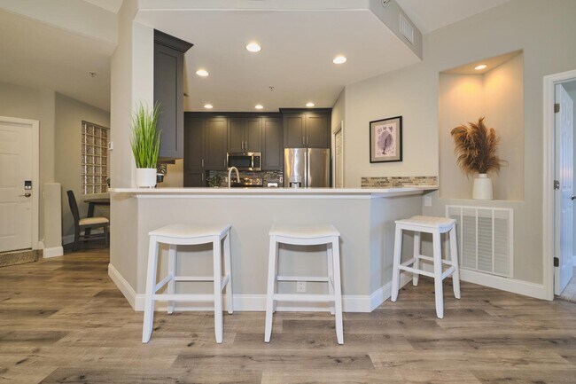Building Photo - 9190 Southmont Cove