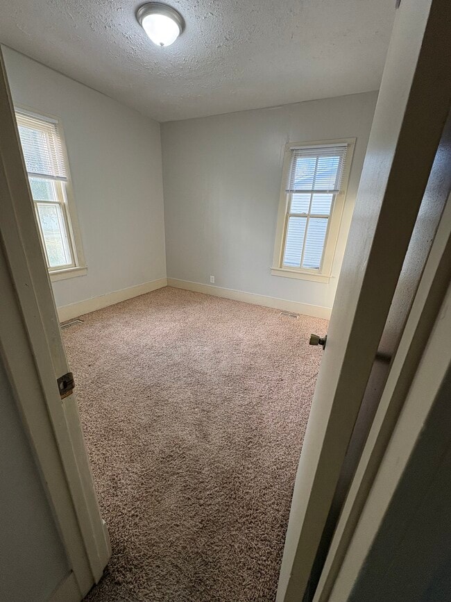 Building Photo - 918 Sherman St