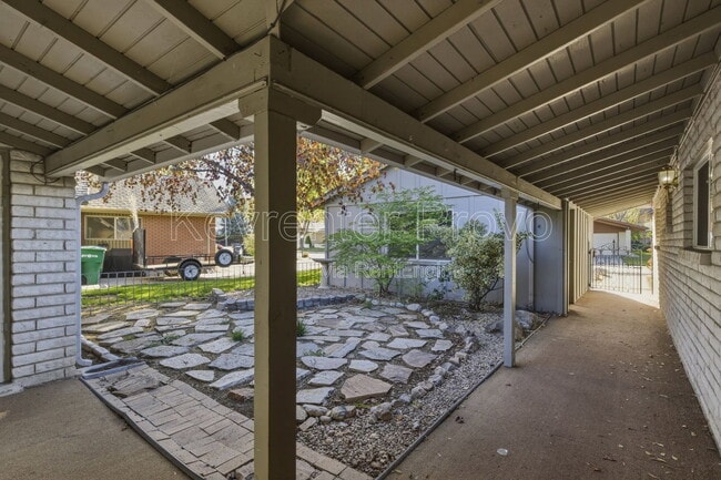 Building Photo - 2871 Marrcrest W