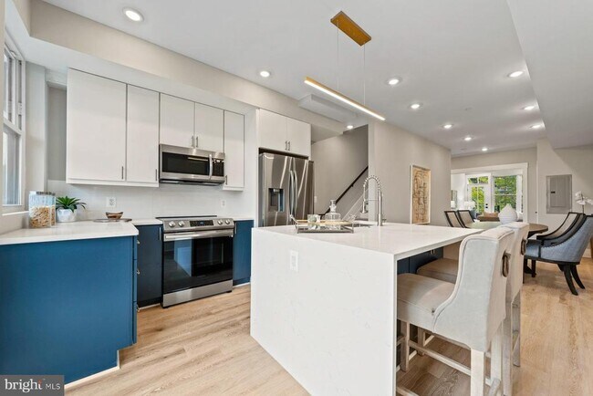 Building Photo - 1640 4th St NW