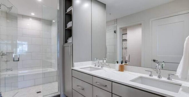 Building Photo - 2 bedroom in Dallas TX 75201