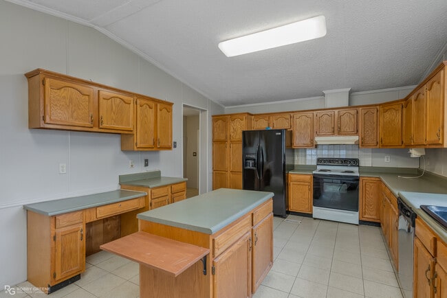 Building Photo - 409 Wildoak Dr