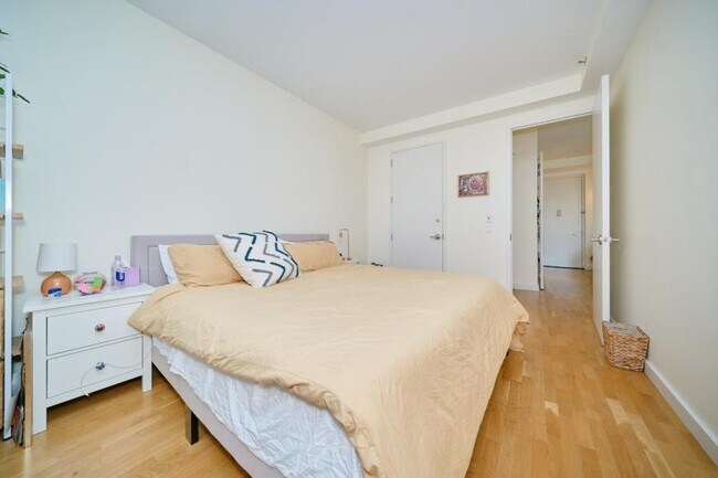 Building Photo - 1 bedroom in BROOKLYN NY 11238