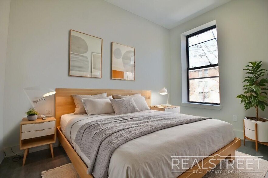 Building Photo - NEW & Spacious Modern 1 BED in Bed Stuy