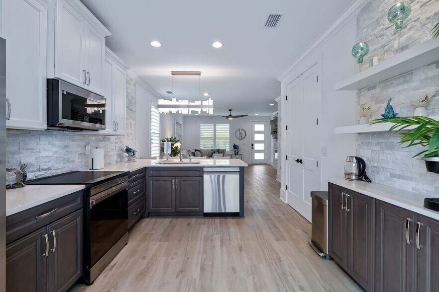 Building Photo - 5484 3rd St