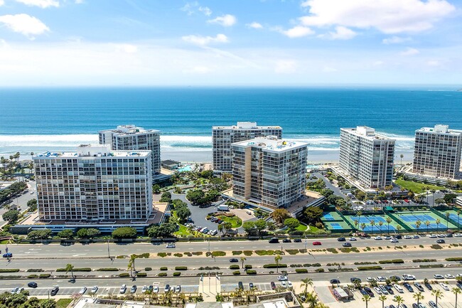 Building Photo - 1810 Avenida Del Mundo