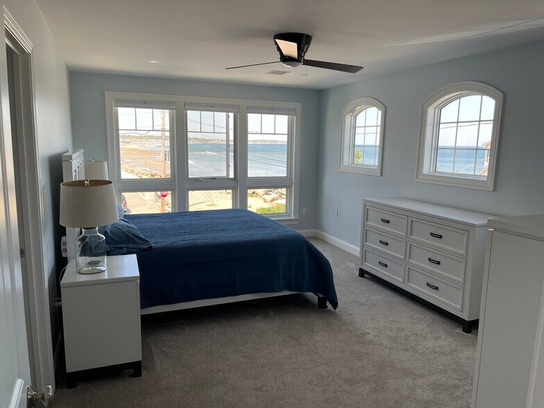 Building Photo - 2 1/2 Dumas Ave