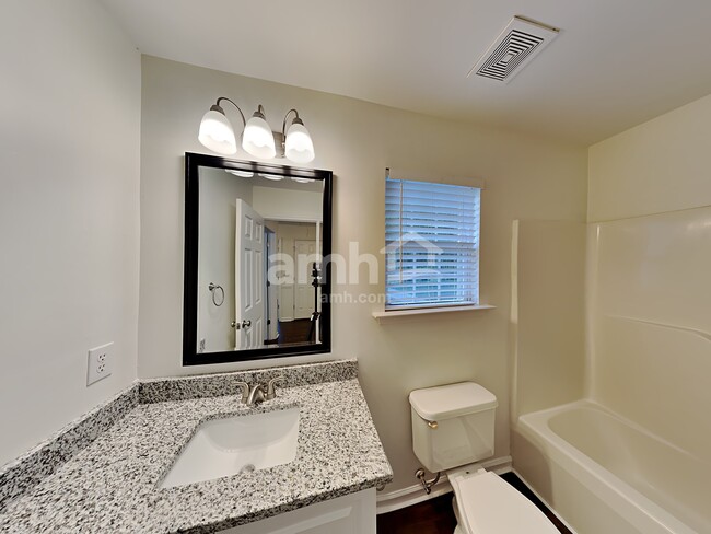 Building Photo - 4042 Maple Shore Dr