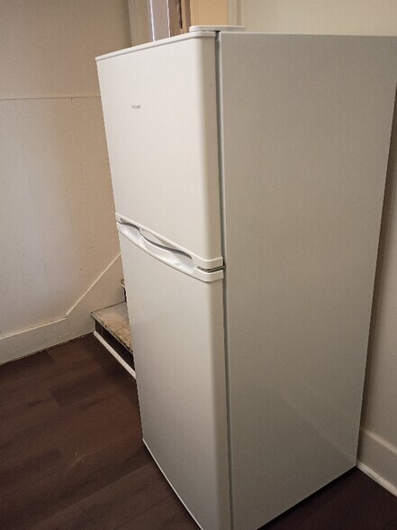 Building Photo - 406 N 4th St