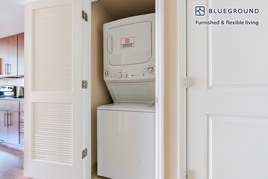 Building Photo - 415 L St NW