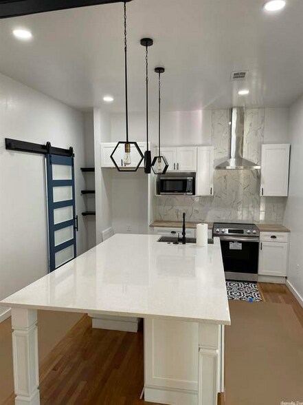 Building Photo - 320 Brinkley Ave