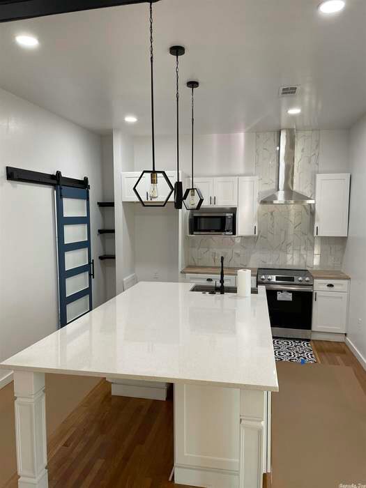 Building Photo - 320 Brinkley St