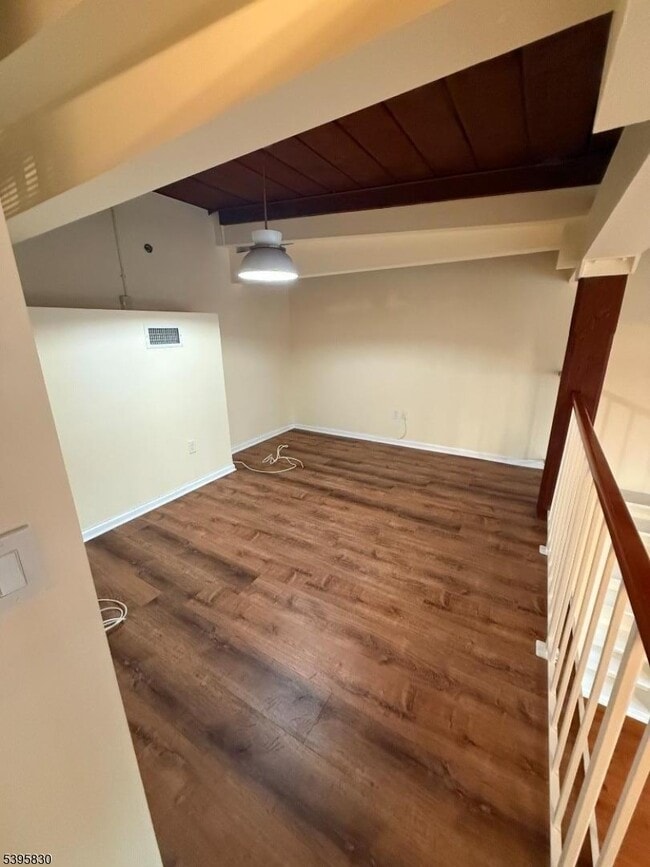 Building Photo - 262 Main St