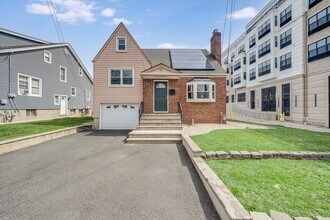 Building Photo - Entire House Rental