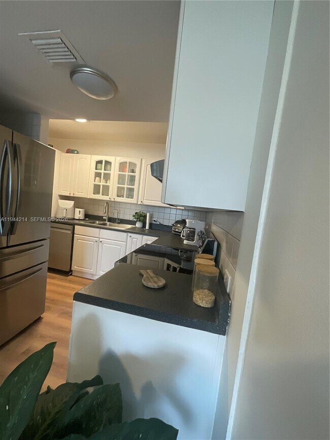 Building Photo - 1390 Ocean Dr