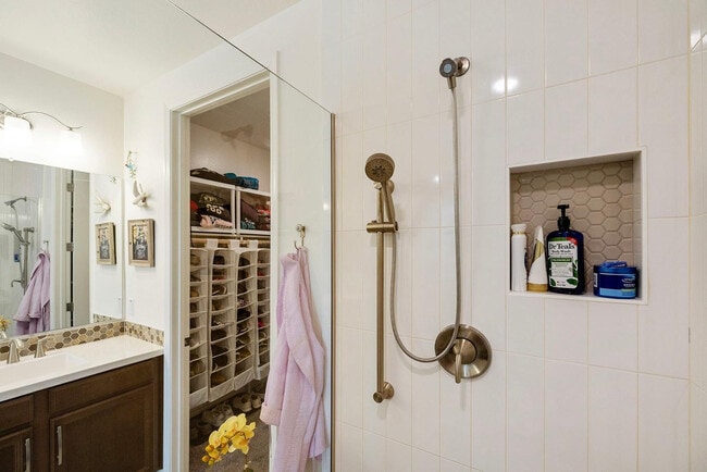 Building Photo - 5100 E Rancho Paloma Dr