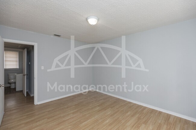 Building Photo - 1478 W 11th St