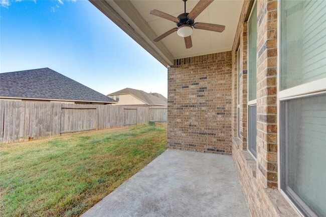 Building Photo - 6519 Point Hollow Ln