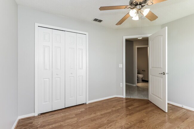 Building Photo - 410 Marlberry Leaf Ave