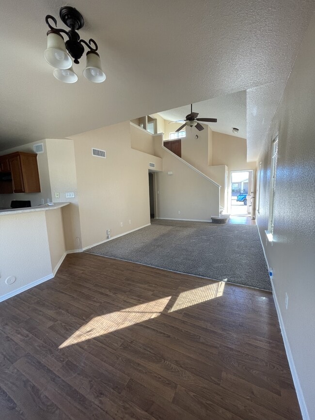 Building Photo - 3425 Scarlet Point Dr