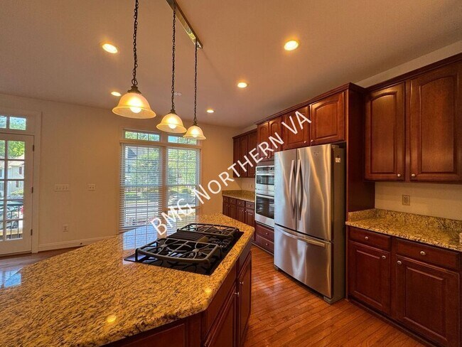 Building Photo - 3091 McKinnon Way