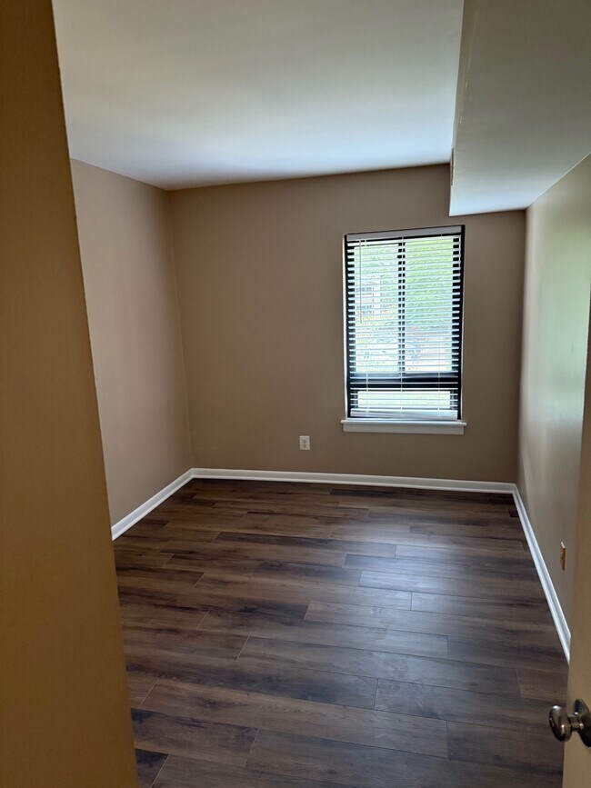 Building Photo - 2257 Castle Rock Square