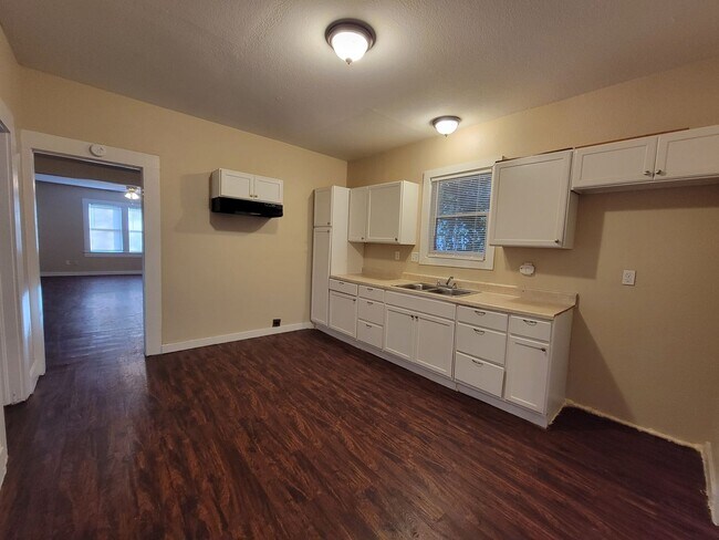 Building Photo - Charming 3-Bedroom Home in the Heart of San Antonio