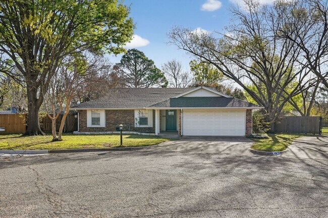 Building Photo - 2511 Ironwood Ct