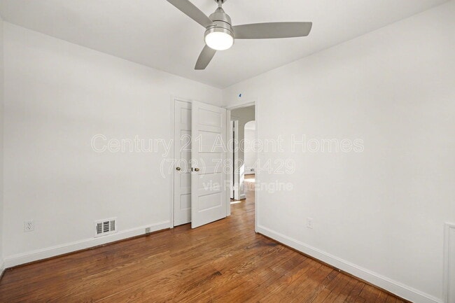 Building Photo - 1404 S Quincy St