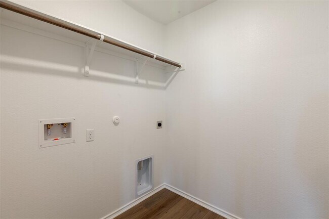 Building Photo - 124 Juniper Springs Rd
