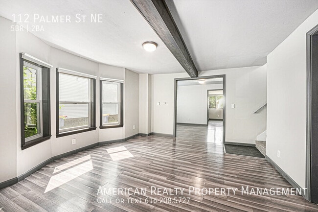 Building Photo - 112 Palmer St NE